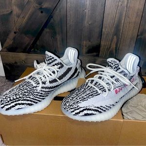 YEEZY BOOST 350 V2